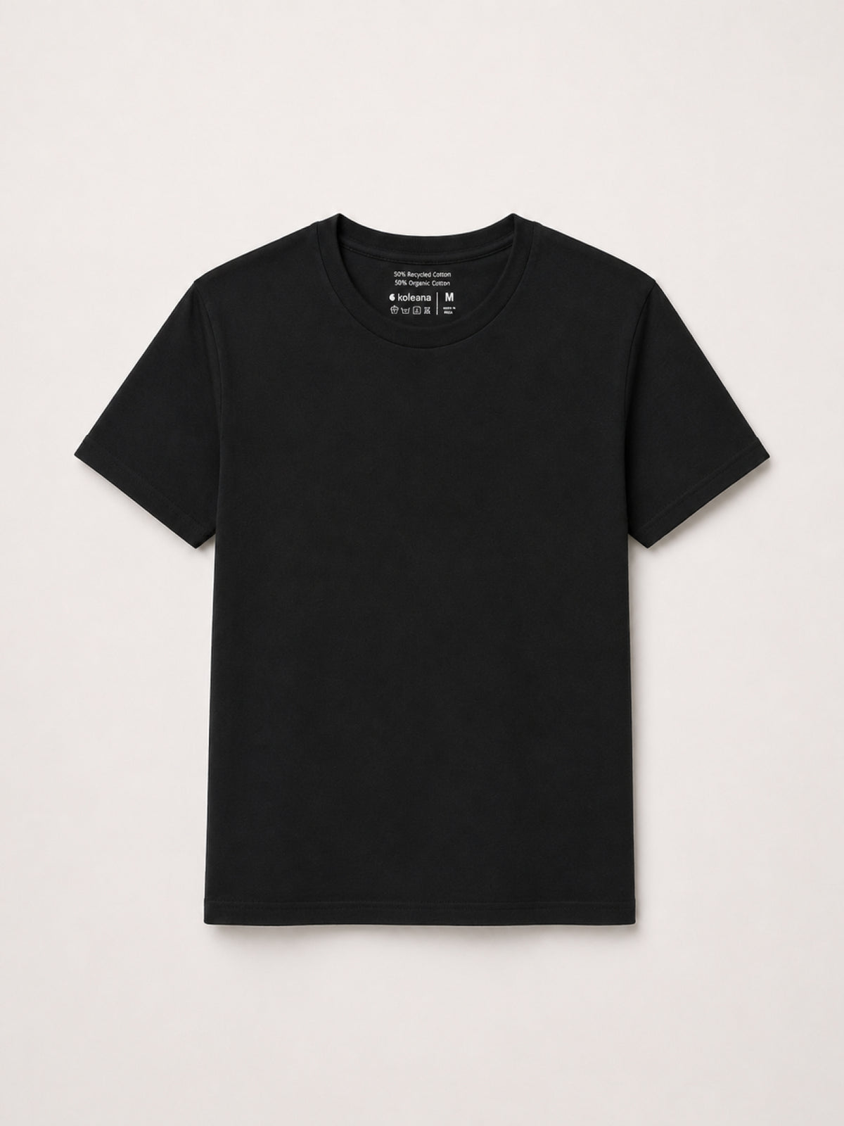  black short-sleeve crewneck t-shirt