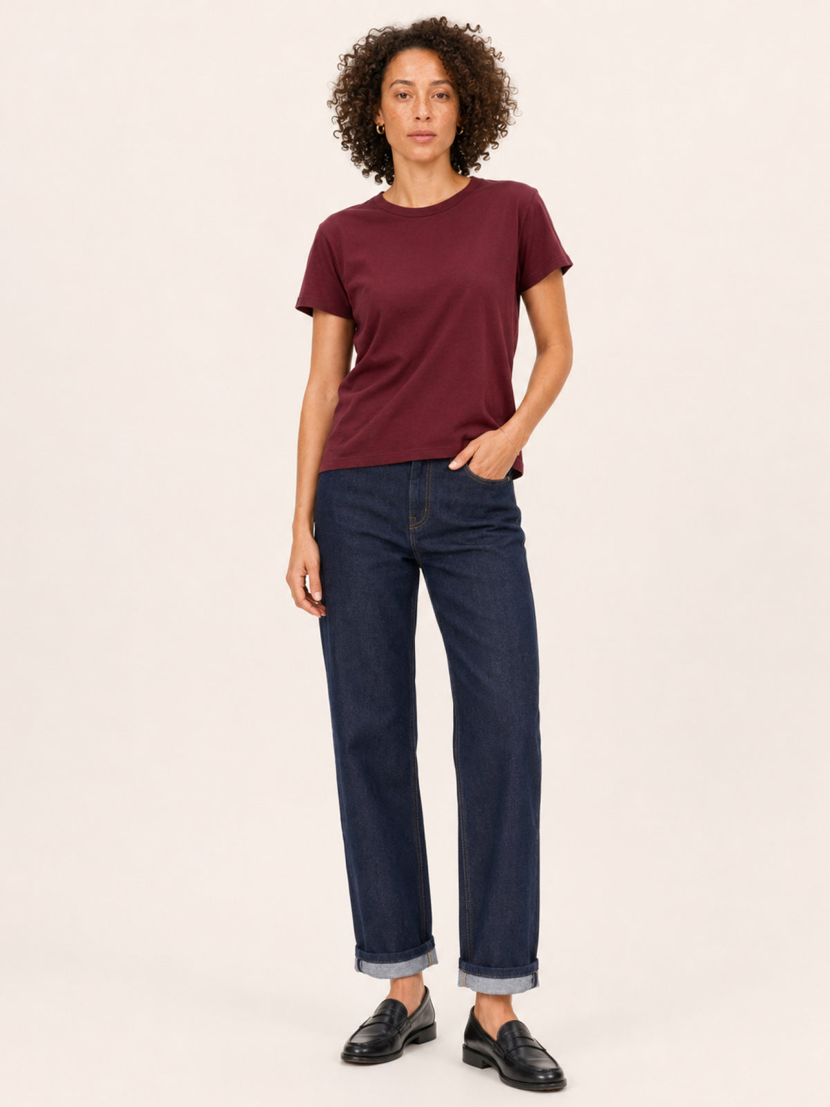  short-sleeve crewneck t-shirt in maroon